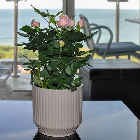 Soho Beach Apartment With Fabulous Sea View And 2 Minutes To The Beach With Free Parking And Netflix 伯恩茅斯 外观 照片