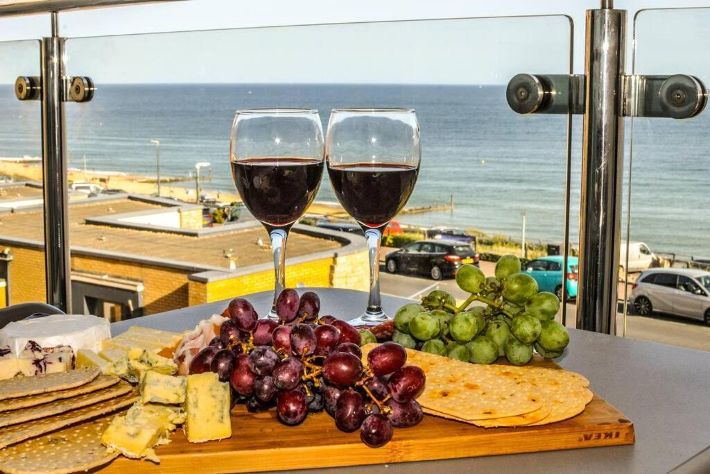 Soho Beach Apartment With Fabulous Sea View And 2 Minutes To The Beach With Free Parking And Netflix 伯恩茅斯 外观 照片
