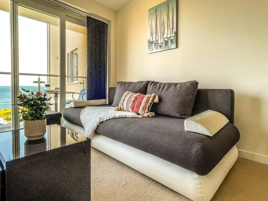 Soho Beach Apartment With Fabulous Sea View And 2 Minutes To The Beach With Free Parking And Netflix 伯恩茅斯 外观 照片